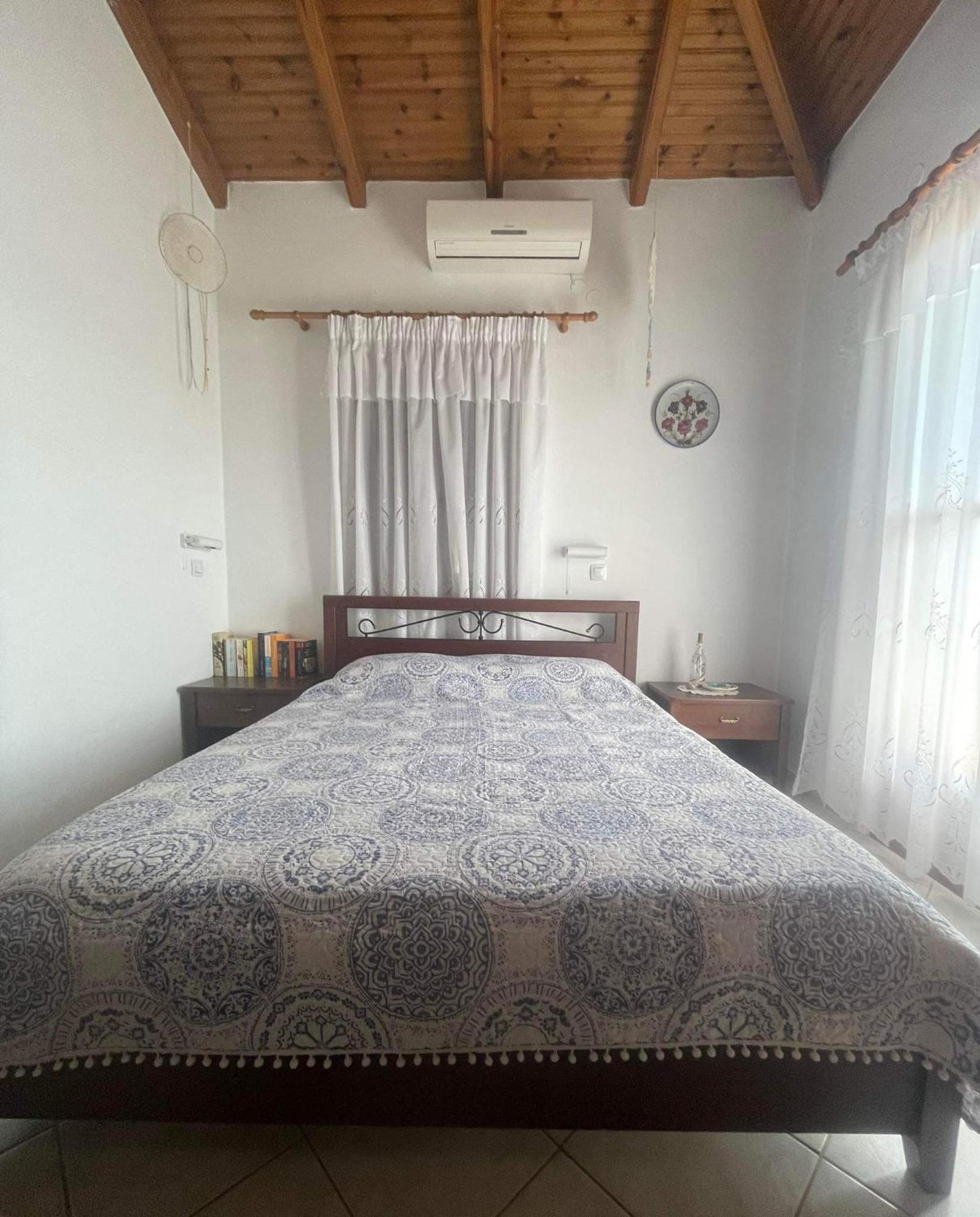Tiki Rooms Marathokampos Bagian luar foto