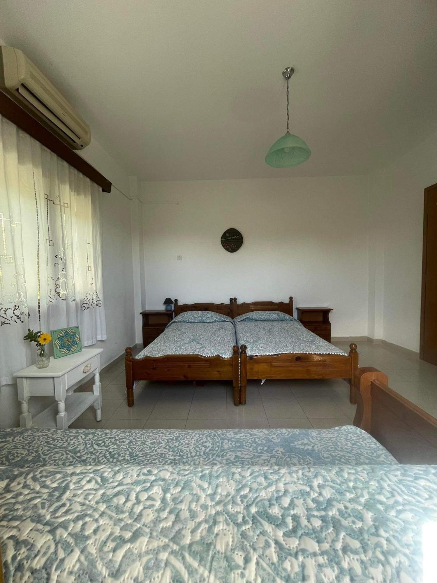 Tiki Rooms Marathokampos Bagian luar foto